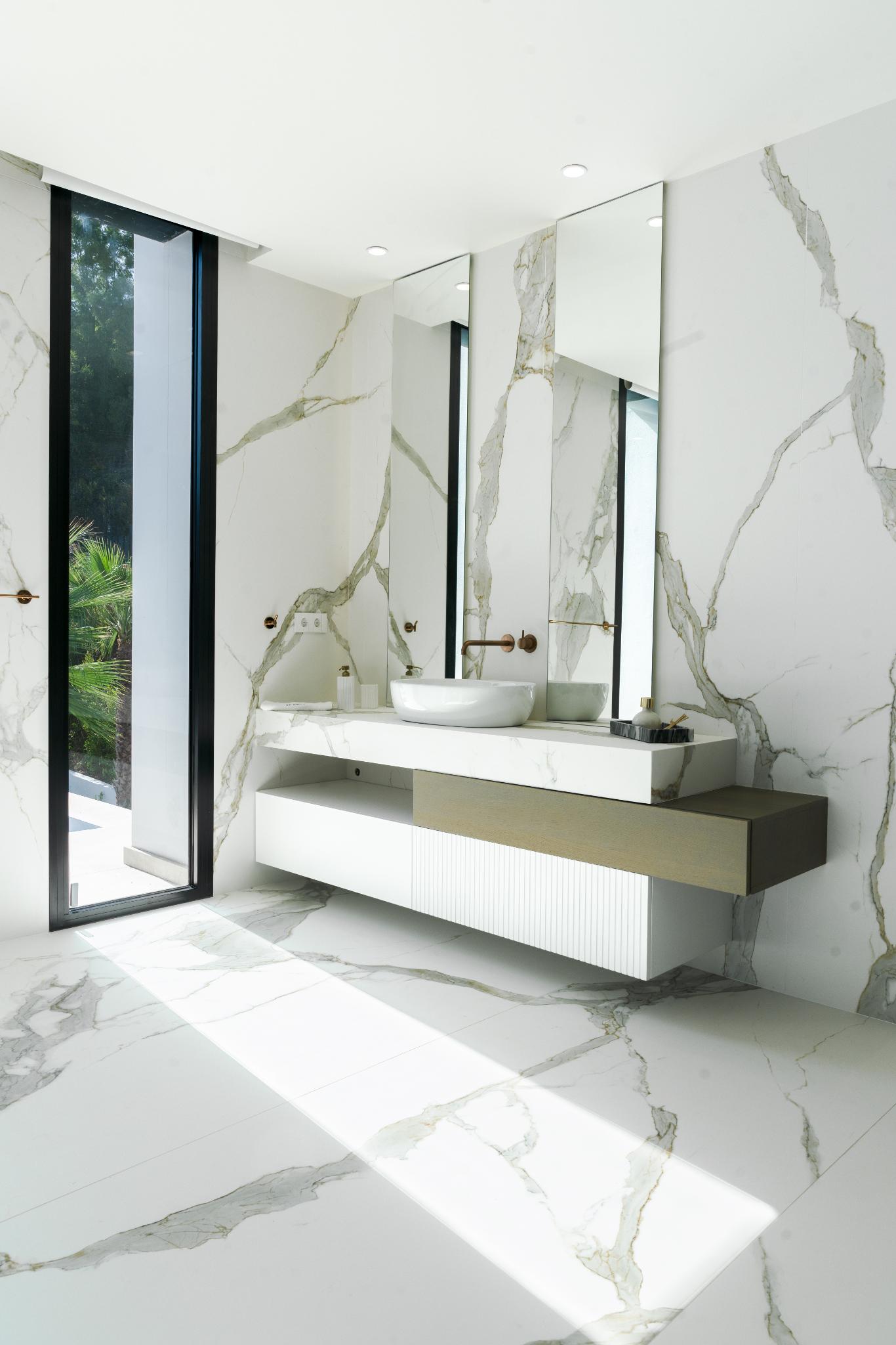 15 Bedroom Villa for Sale in Benahavís