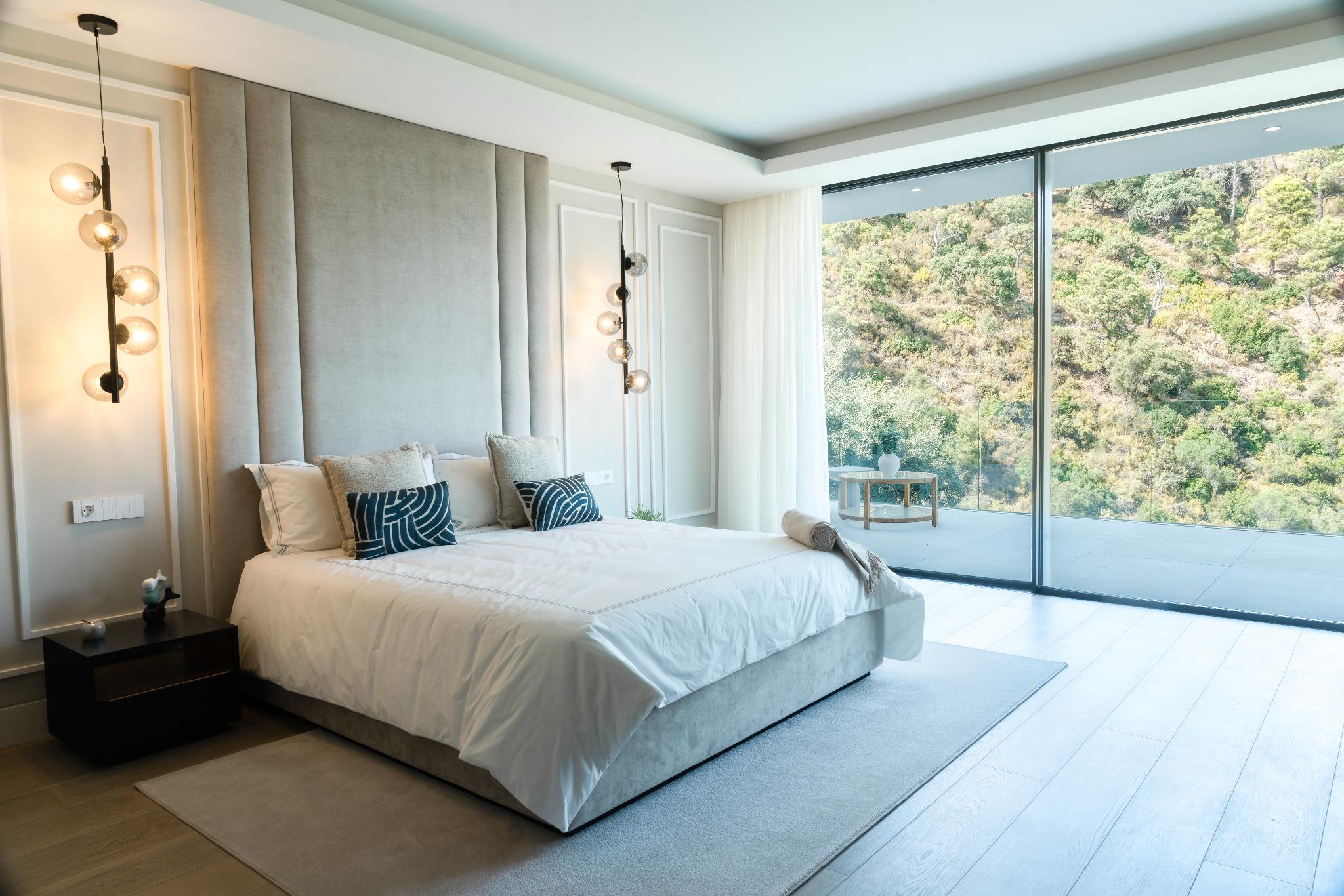 15 Bedroom Villa for Sale in Benahavís