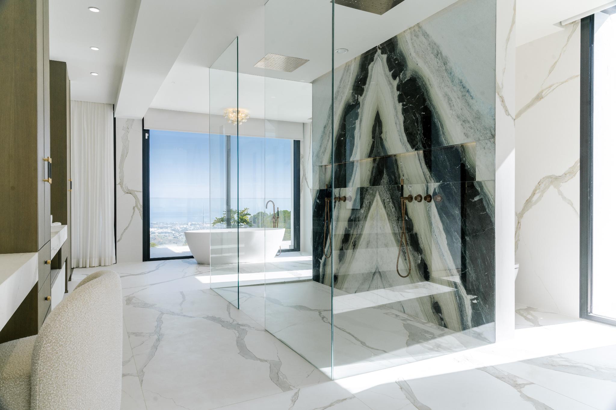 15 Bedroom Villa for Sale in Benahavís